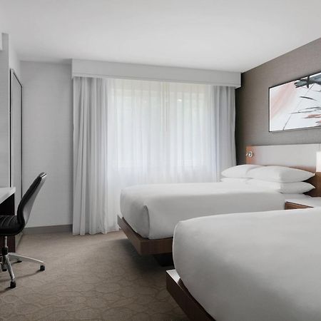 Delta Hotels By Marriott Burlington Exterior foto