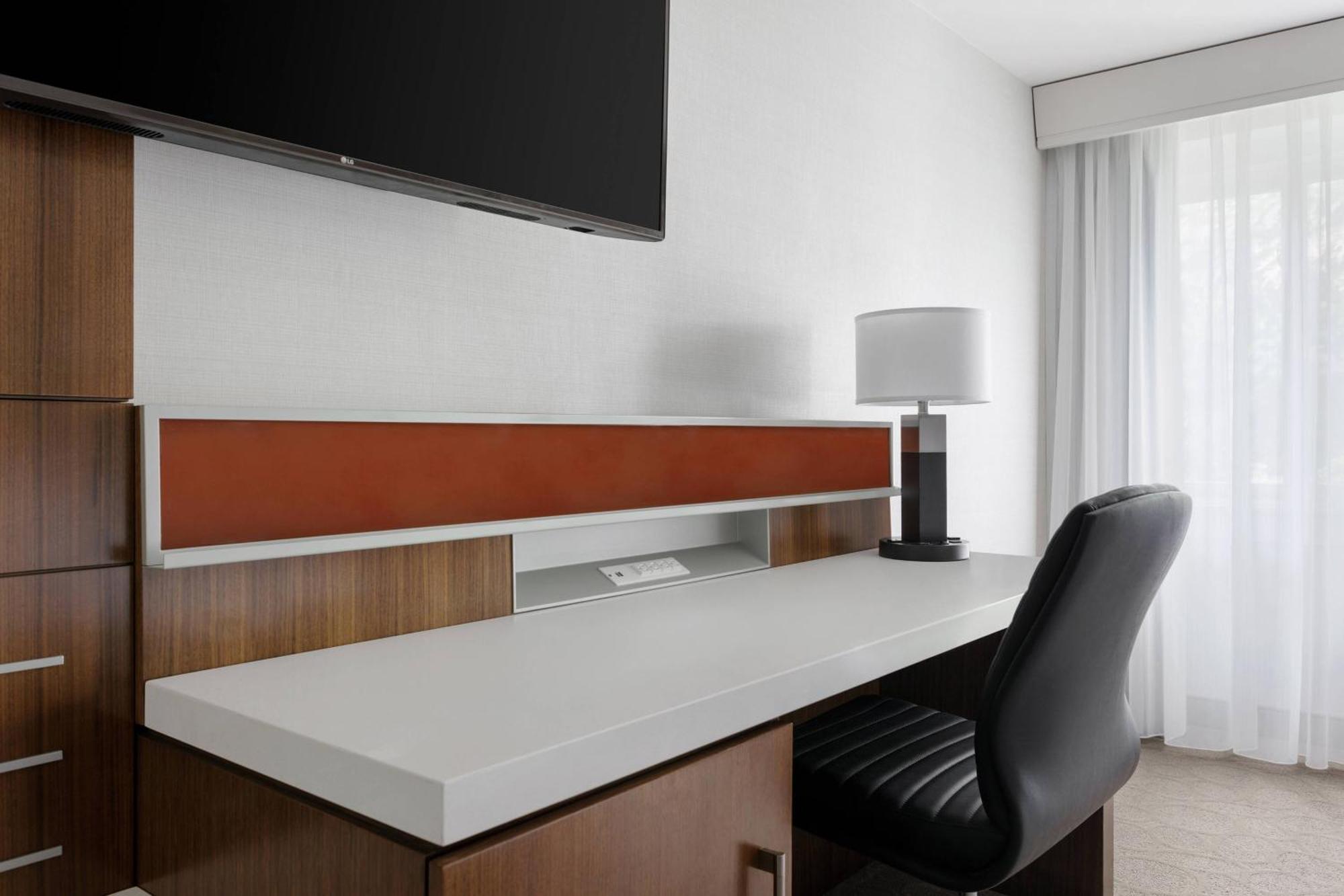 Delta Hotels By Marriott Burlington Exterior foto